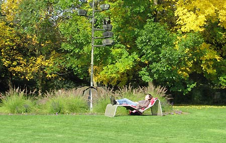 Ruheliege im Erholungspark Marzahn