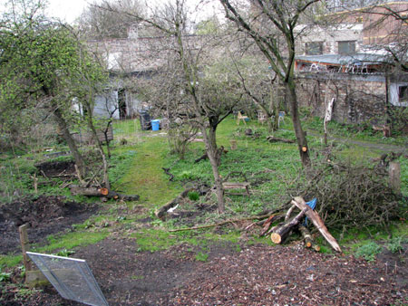 Garten wird zum Parkplatz